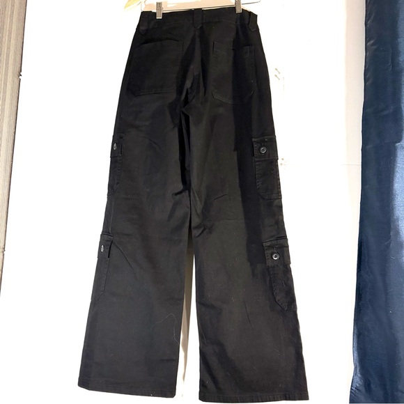 Women’s Hot Topic Black Cargo Pants, Sz 28 waist, wide leg style, NWT. - Picture 5 of 13